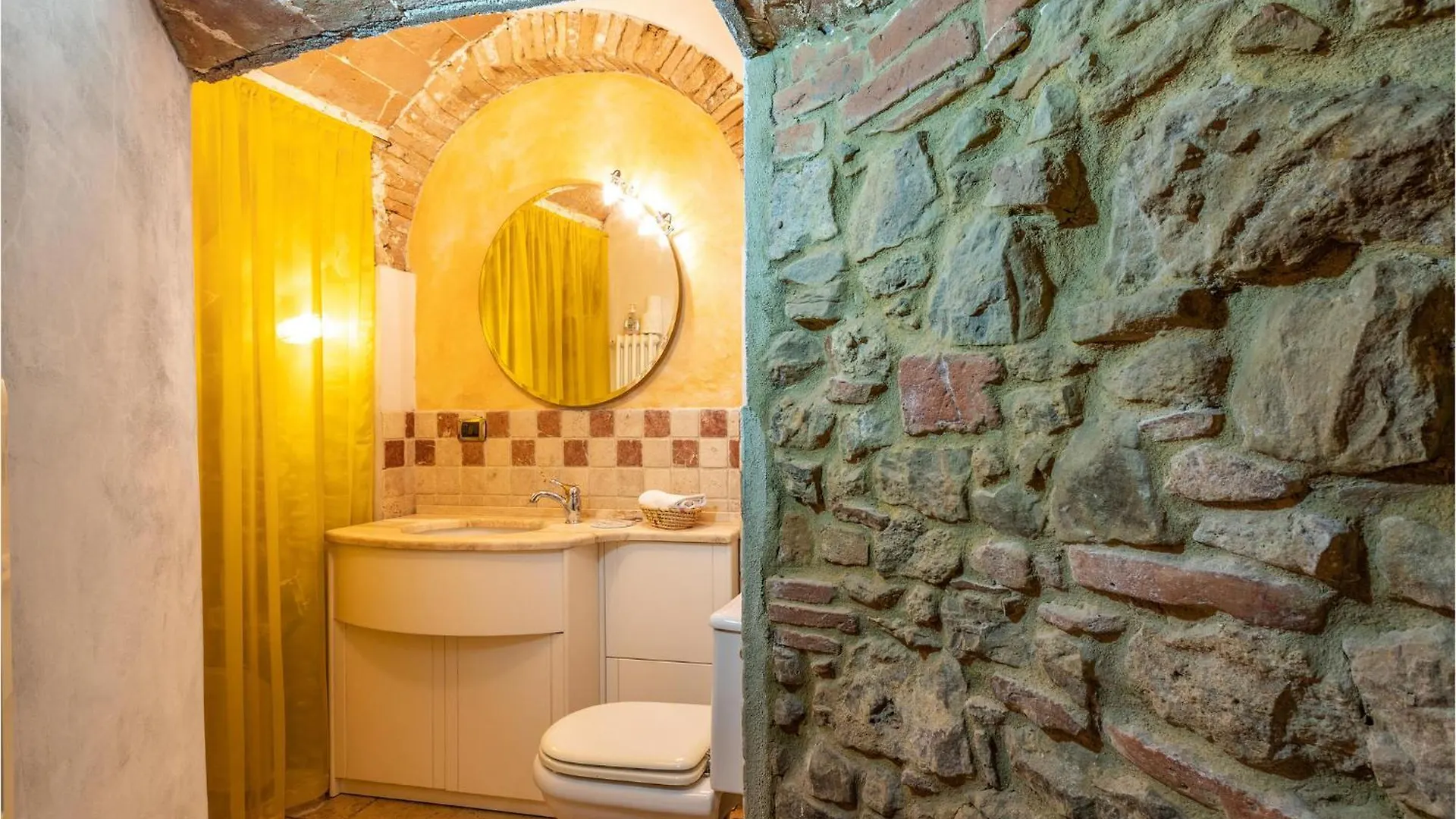 Amazing Home In Mazzolla With Wifi